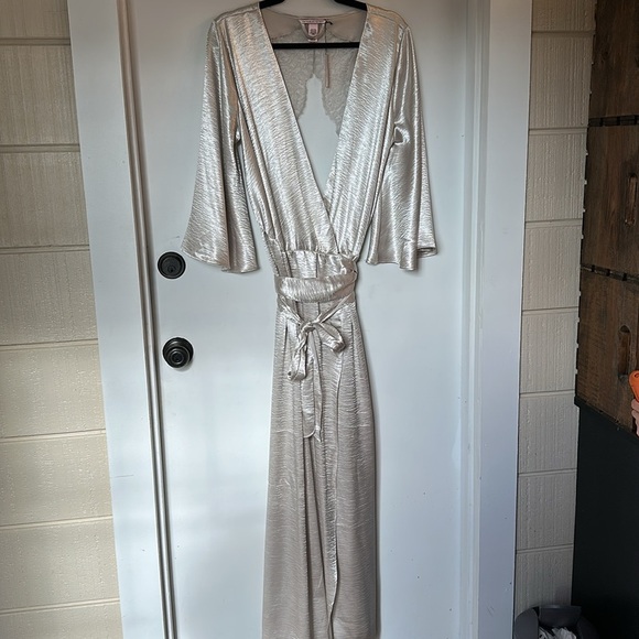 Victoria's Secret Kimono Wrap Robe Long Chantilly Lace Satin Boudoir M/L NEW - Picture 2 of 6